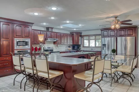 Kitchen - 2364 Meadowdown, Owosso, MI 48867 photo 1 of 5