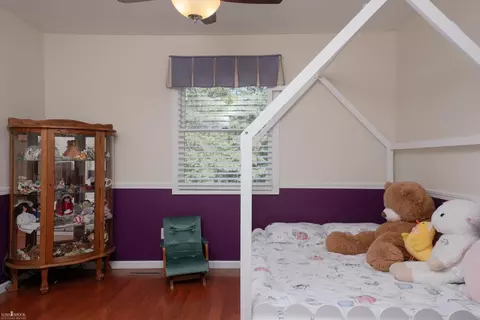 Bedroom - 2364 Meadowdown, Owosso, MI 48867 photo 9 of 9