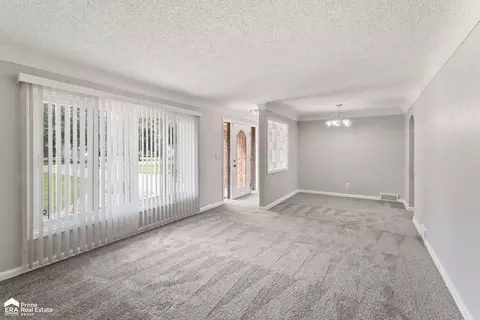 Living - 5205 E Mount Morris, Mount Morris, MI 48458 photo 1 of 4