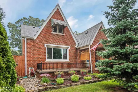 2222 Ridgemont, Grosse Pointe Woods, MI 48236 photo 29