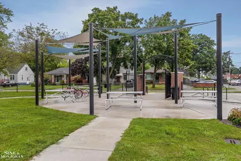 2222 Ridgemont, Grosse Pointe Woods, MI 48236 photo 37