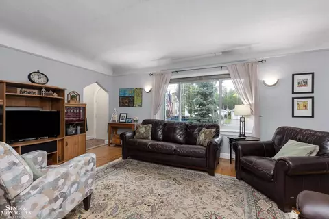 2222 Ridgemont, Grosse Pointe Woods, MI 48236 photo 3