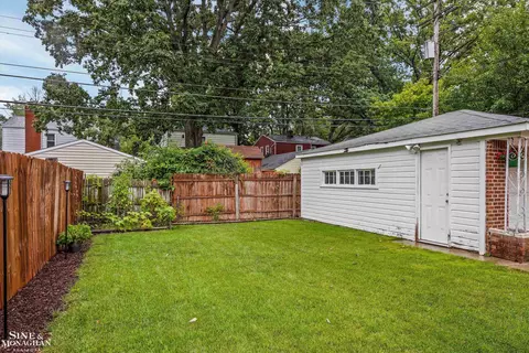 2222 Ridgemont, Grosse Pointe Woods, MI 48236 photo 34