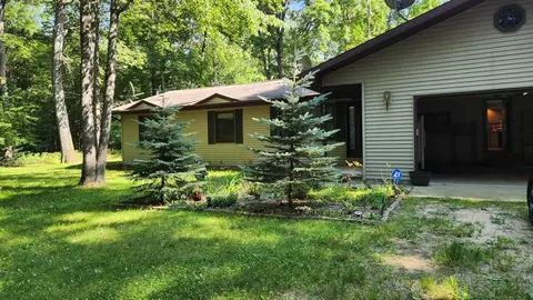 321 Greenleaf, Houghton Lake, MI 48629