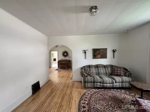 Living - 526 Bank, Ishpeming, MI 49849 photo 3 of 4