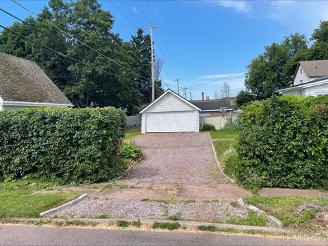 Exterior - 526 Bank, Ishpeming, MI 49849 photo 9 of 14