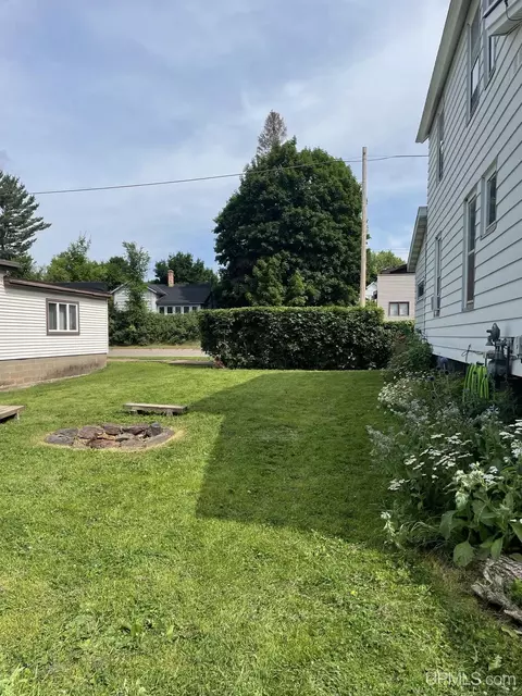 Exterior - 526 Bank, Ishpeming, MI 49849 photo 8 of 14