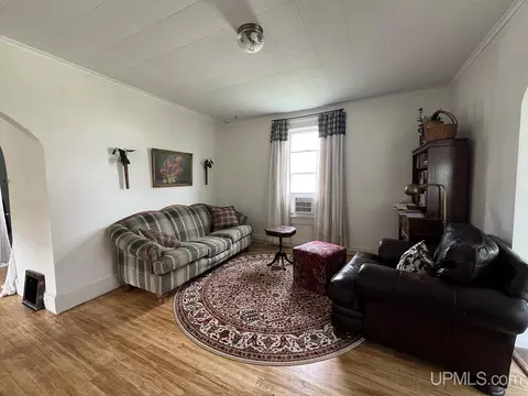 Living - 526 Bank, Ishpeming, MI 49849 photo 2 of 4