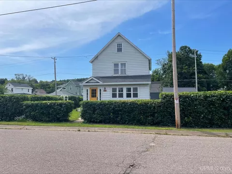 Exterior - 526 Bank, Ishpeming, MI 49849 photo 3 of 14