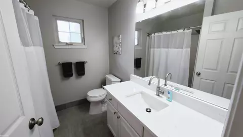 Bath - 48866 Brittany Parc, Macomb, MI 48044 photo 4 of 4