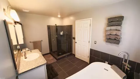 Bath - 48866 Brittany Parc, Macomb, MI 48044 photo 2 of 4