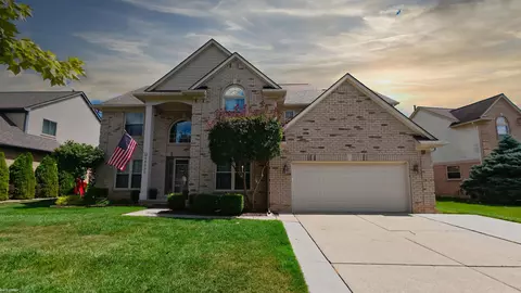 48866 Brittany Parc, Macomb, MI 48044