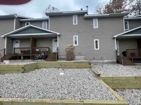 3946 Sherwood Frst, Traverse City, MI 49686