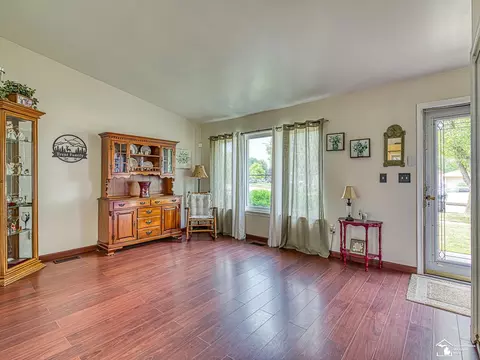 19043 Hyde Park, Trenton, MI 48183 photo 4