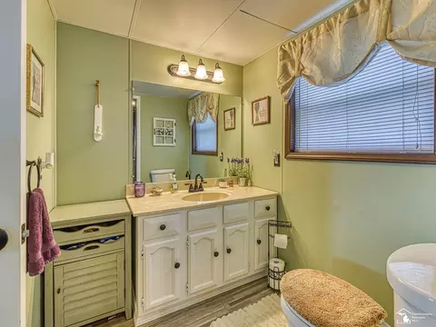 19043 Hyde Park, Trenton, MI 48183 photo 10