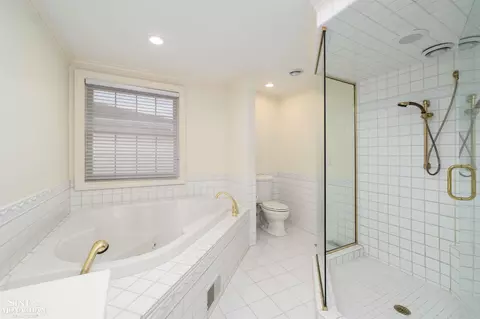 Bath - 55 Stanton, Grosse Pointe Farms, MI 48236 photo 2 of 4