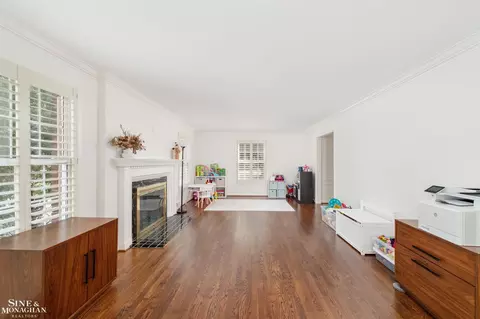 Living - 55 Stanton, Grosse Pointe Farms, MI 48236 photo 2 of 3