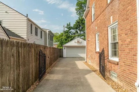 Exterior - 55 Stanton, Grosse Pointe Farms, MI 48236 photo 6 of 7
