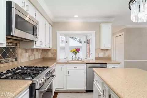 Kitchen - 55 Stanton, Grosse Pointe Farms, MI 48236 photo 2 of 6