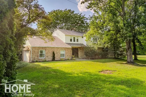 500 Julia St, Chesaning, MI 48616
