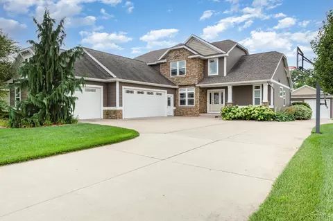 8311 Summer Rdg, Freeland, MI 48623