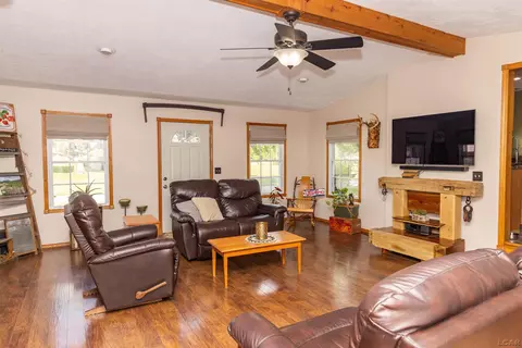 Living - 2816 Sharp, Adrian, MI 49221 photo 3 of 5