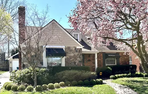 1247 Cadieux, Grosse Pointe Park, MI 48230