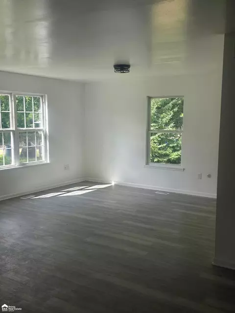 Living - 4217 Oconner, Flint, MI 48504 photo 2 of 2