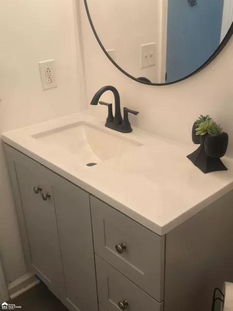 Bath - 4217 Oconner, Flint, MI 48504 photo 1 of 4