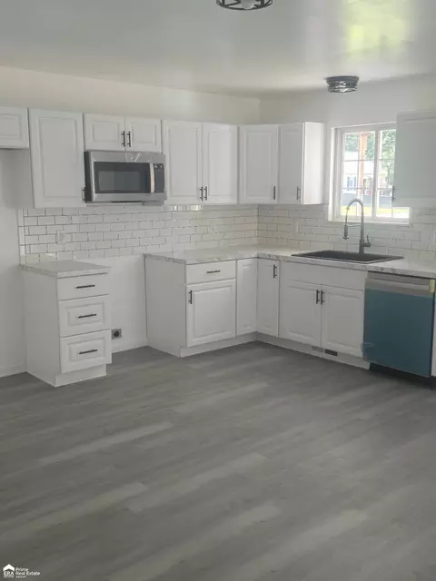 Kitchen - 4217 Oconner, Flint, MI 48504 photo 3 of 4