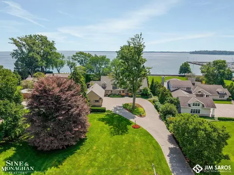 15230 Windmill Pointe, Grosse Pointe Park, MI 48230