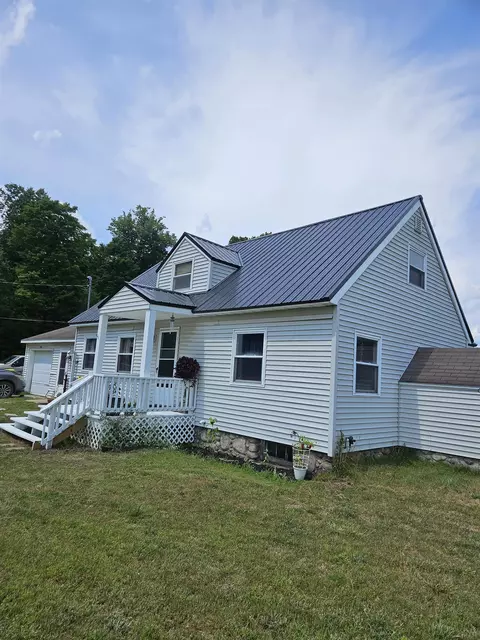 9195 E Arnold Lk, Harrison, MI 48625
