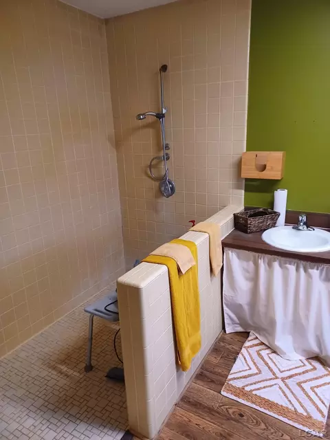 Bath - 2255 Fairview, Adrian, MI 49221 photo 1 of 3
