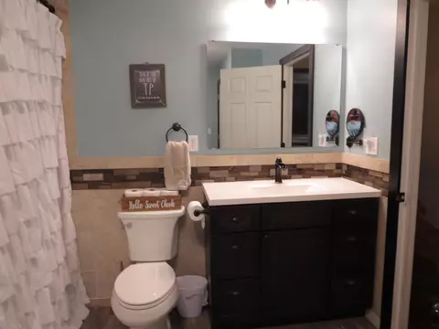 Bath - 1031 Chatterton, Gladwin, MI 48624 photo 5 of 7