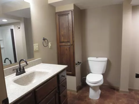 Bath - 1031 Chatterton, Gladwin, MI 48624 photo 6 of 7