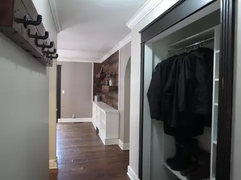 Entry Way - 1031 Chatterton, Gladwin, MI 48624 photo 2 of 3