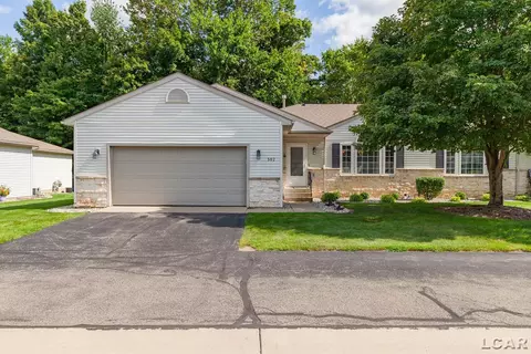 302 Lakewood, Adrian, MI 49221