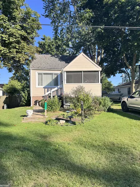 1116 Clinton, Algonac, MI 48001 photo 9