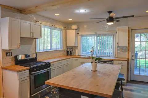 1116 Clinton, Algonac, MI 48001 photo 2