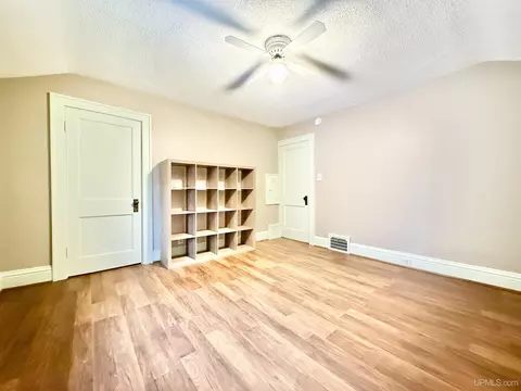 604 S 11th, Escanaba, MI 49829 photo 23