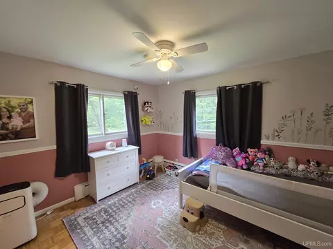 Bedroom - 1115 Cooper Lk, Ishpeming, MI 49849 photo 2 of 9