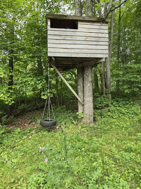 Exterior - 1115 Cooper Lk, Ishpeming, MI 49849 photo 8 of 16