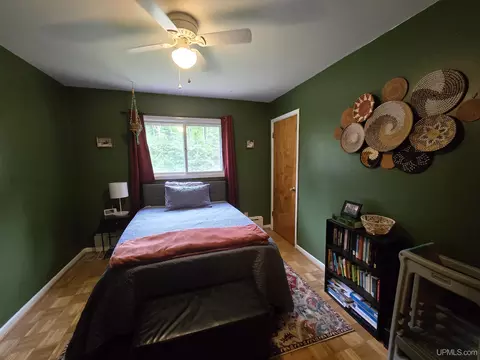 Bedroom - 1115 Cooper Lk, Ishpeming, MI 49849 photo 5 of 9