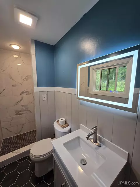 Bath - 1115 Cooper Lk, Ishpeming, MI 49849 photo 6 of 9
