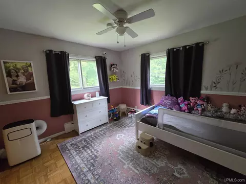 Bedroom - 1115 Cooper Lk, Ishpeming, MI 49849 photo 4 of 9