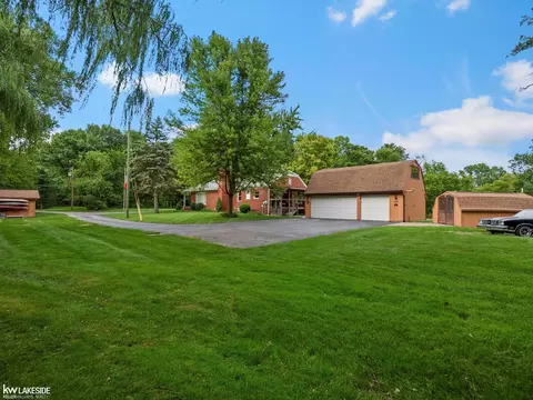 37374 Palmer Woods, Sterling Heights, MI 48312