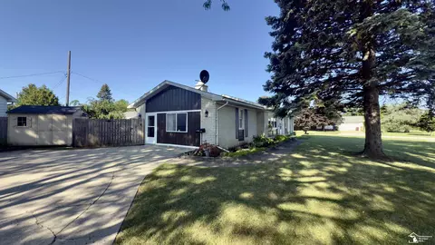 Exterior - 1338 Calgary, Monroe, MI 48162 photo 4 of 8