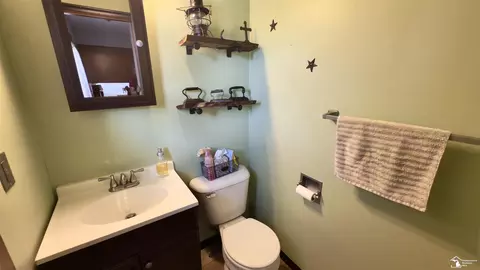 Bath - 1338 Calgary, Monroe, MI 48162 photo 3 of 4