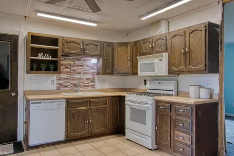 309 N Herring, Ashley, MI 48806 photo 2