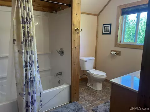 Bath - N8041 Harborview, Munising, MI 49862 photo 4 of 6